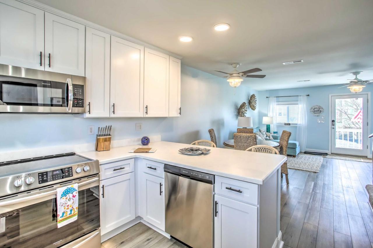 Coastal Oasis With Decks Walk To Holden Beach! Exterior photo